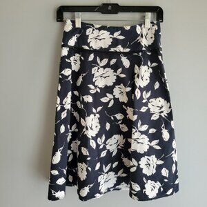Heart Moon Star Black Flair Skirt with White Flowers- Size 0
